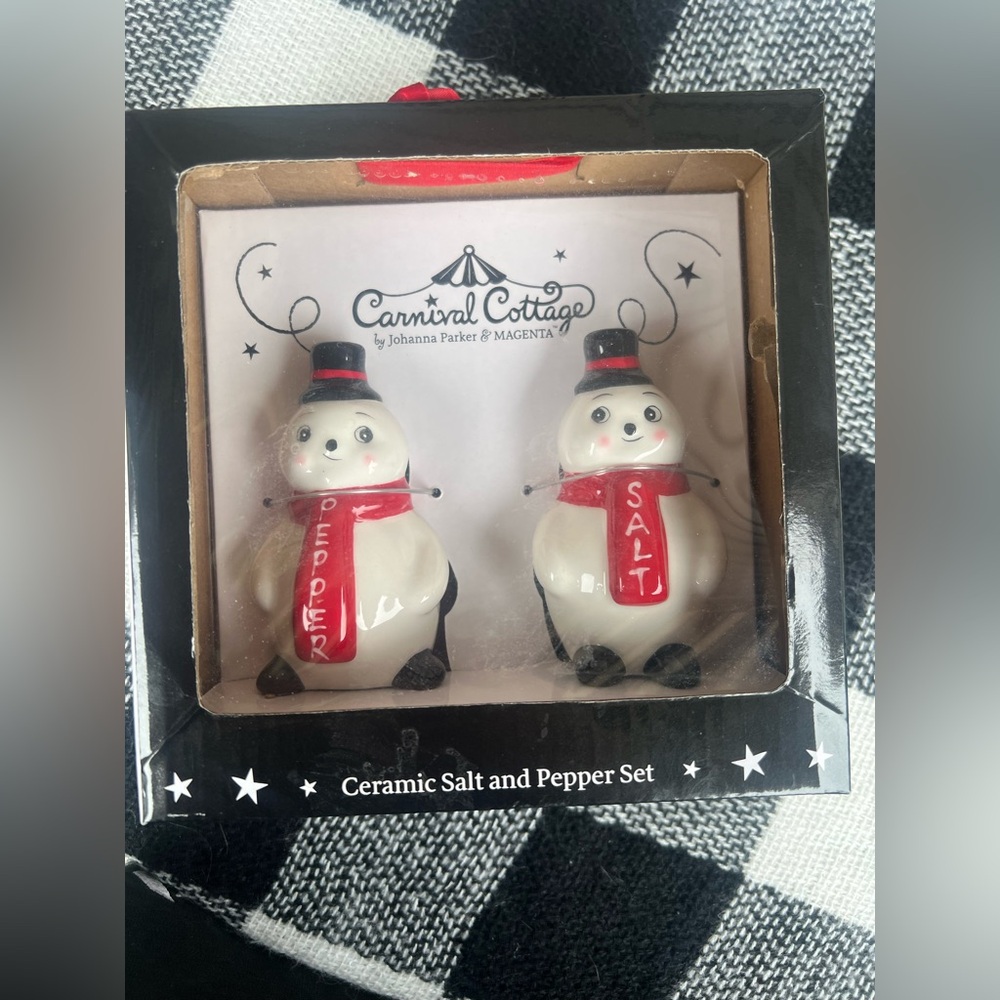 Johanna Parker Snowman Ceramic Salt and Pepper Shakers NWT